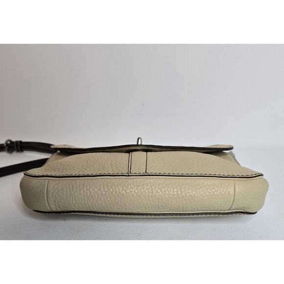 Coach Chelsea Crossbody Beige Pebbled Leather Bag F10888 - Picture 3 of 10